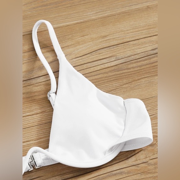 🤍 SOLD 🤍 Underwire Bikini Top - Picture 4 of 12